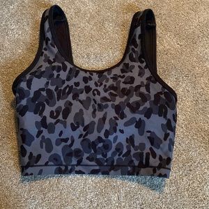 Black and gray leapord camo pattern cropped workout tank top
